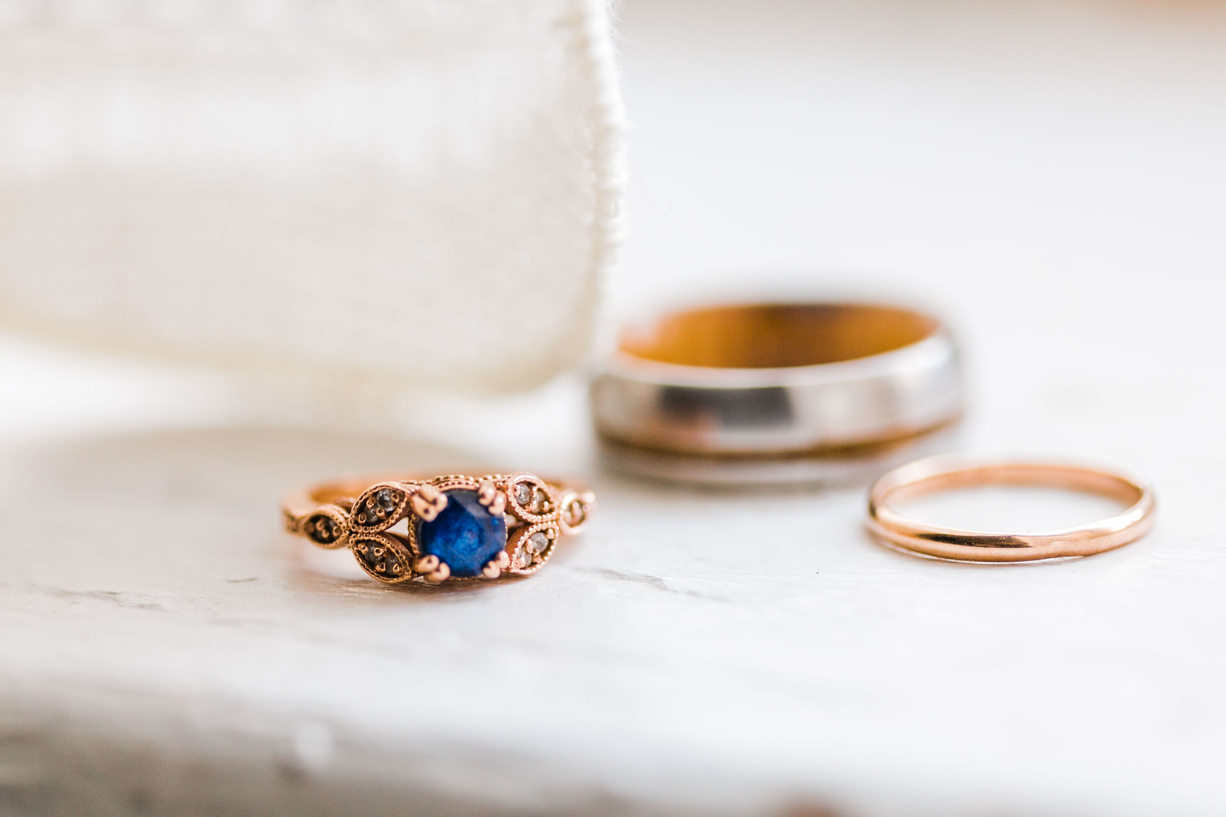 sapphire and rose gold wedding rings