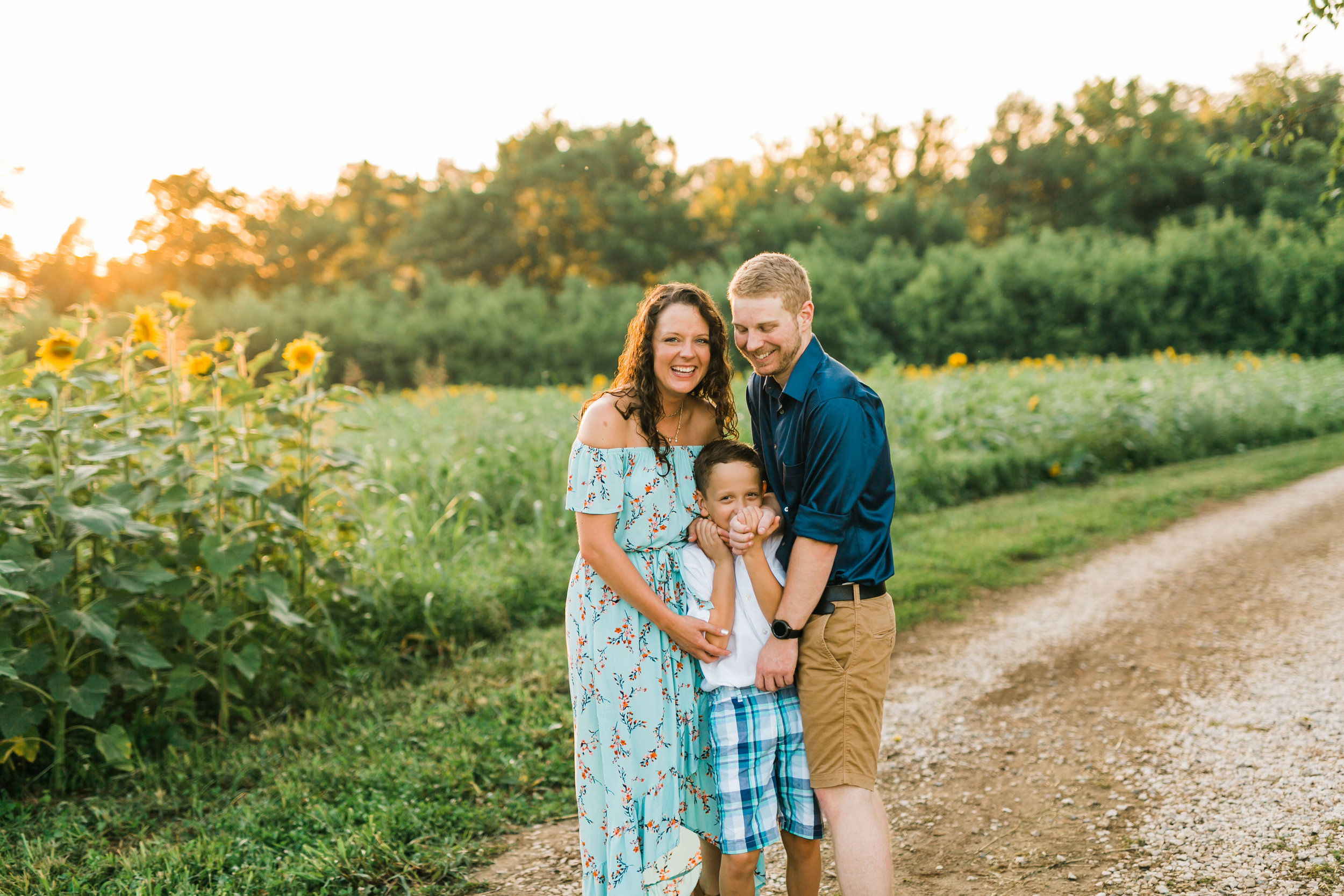 knoxville family photographer ijams sunflower field