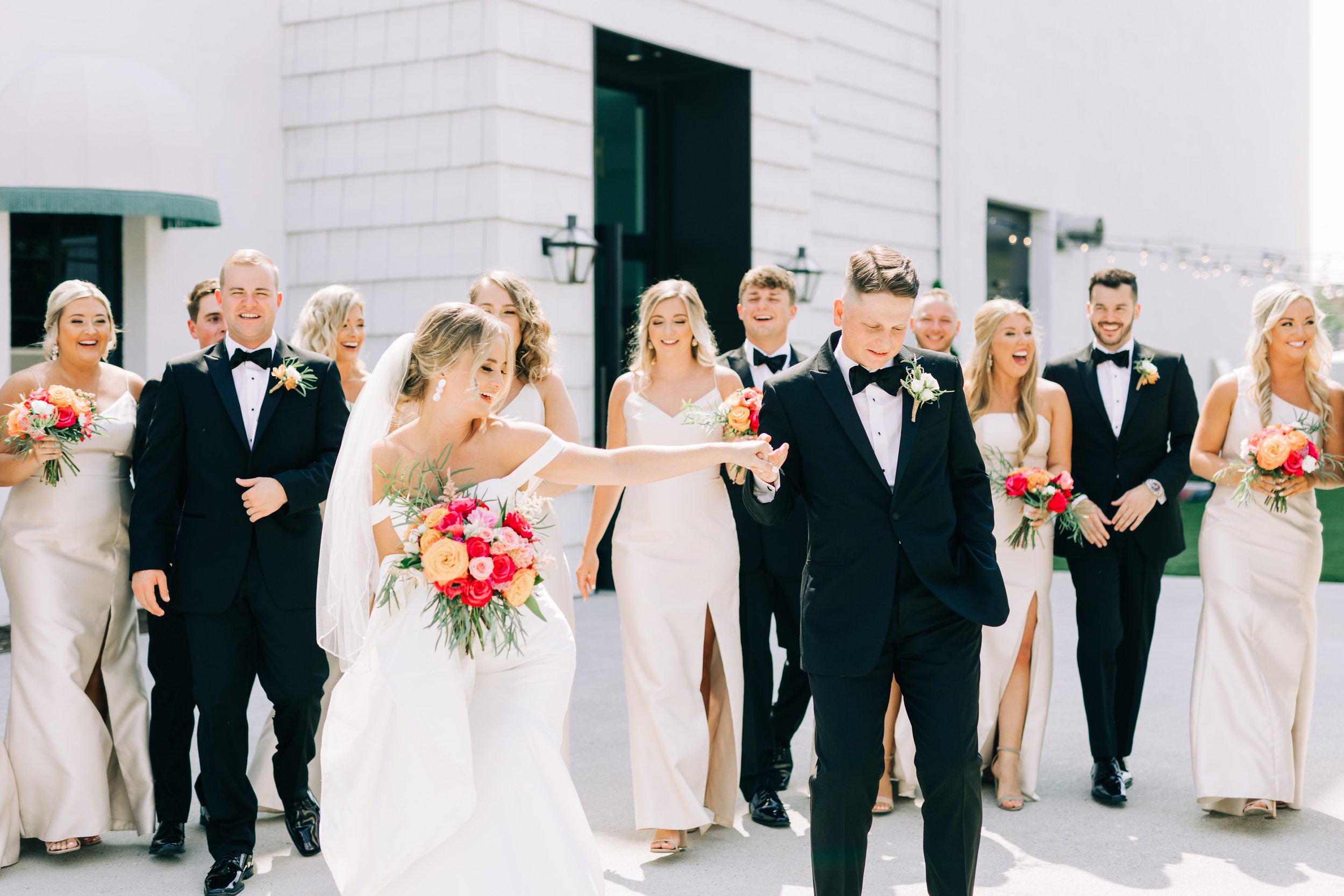 A Colorful and Classic Summer Wedding at Common House Chattanooga
